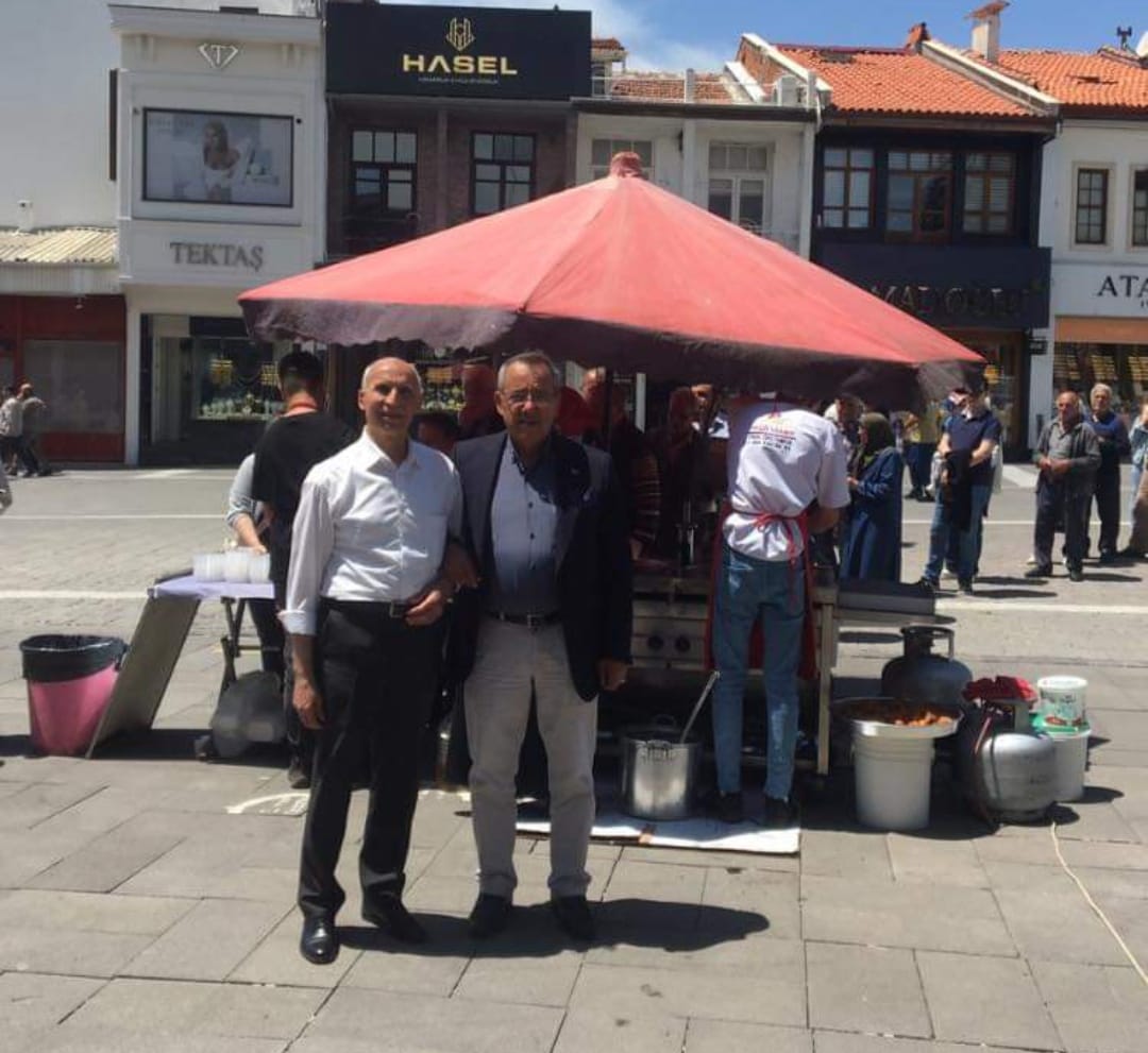 UESOB BAŞKANIMIZ SAYIN ATALAY SAVAŞ, UŞAK TERZİLER KONF. VE GİYİM SANAT. ESNAF ODASININ LOKMA DAĞITIMINA KATILDI